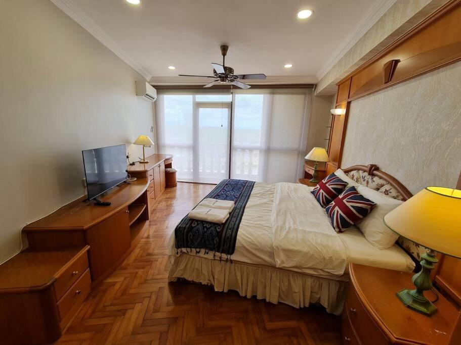 Lovely Waterfront Riverbank Suite With Pool كوشنج المظهر الخارجي الصورة