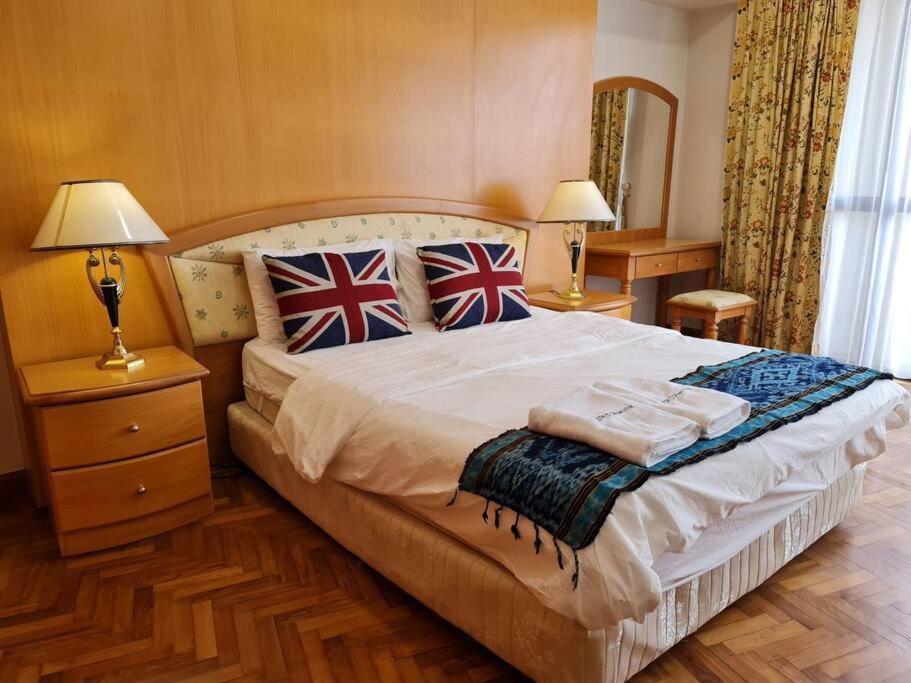 Lovely Waterfront Riverbank Suite With Pool كوشنج المظهر الخارجي الصورة
