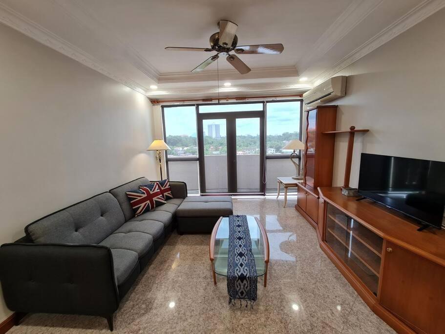 Lovely Waterfront Riverbank Suite With Pool كوشنج المظهر الخارجي الصورة