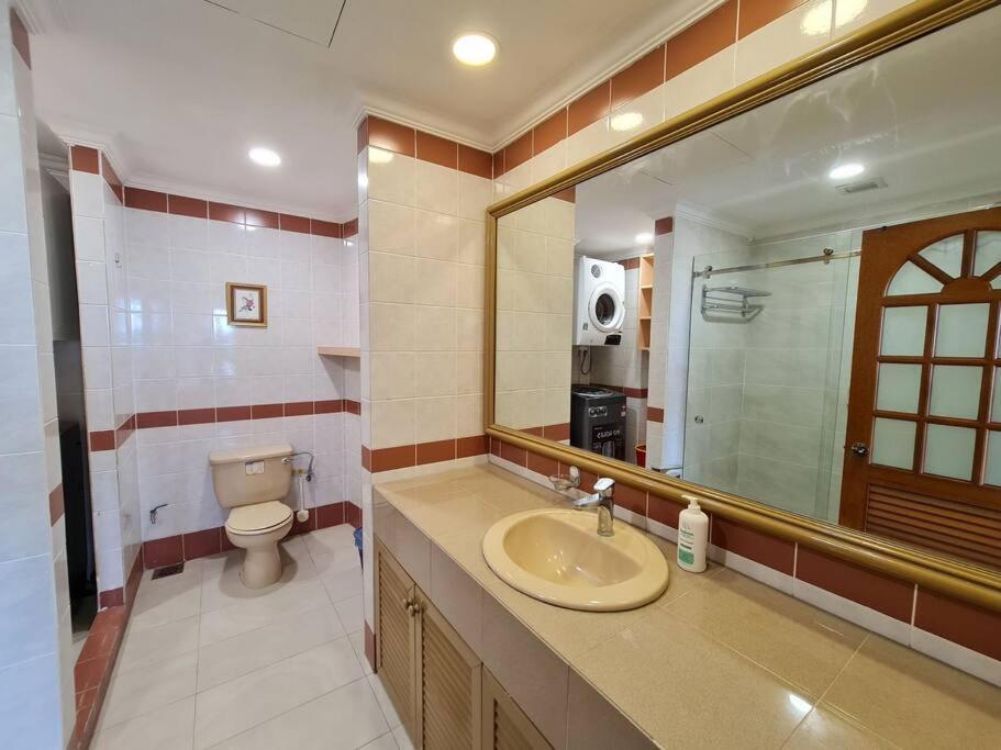 Lovely Waterfront Riverbank Suite With Pool كوشنج المظهر الخارجي الصورة