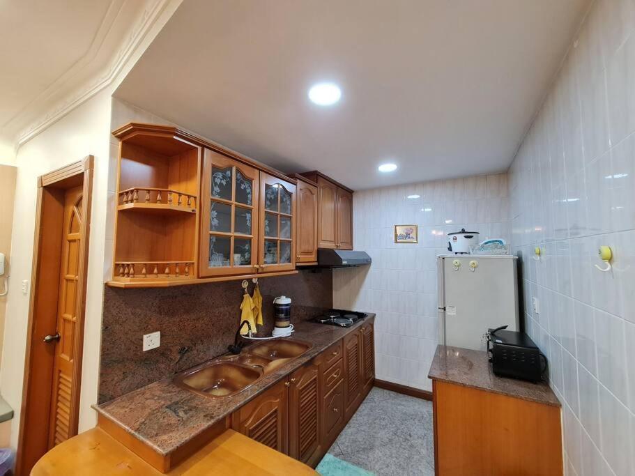 Lovely Waterfront Riverbank Suite With Pool كوشنج المظهر الخارجي الصورة